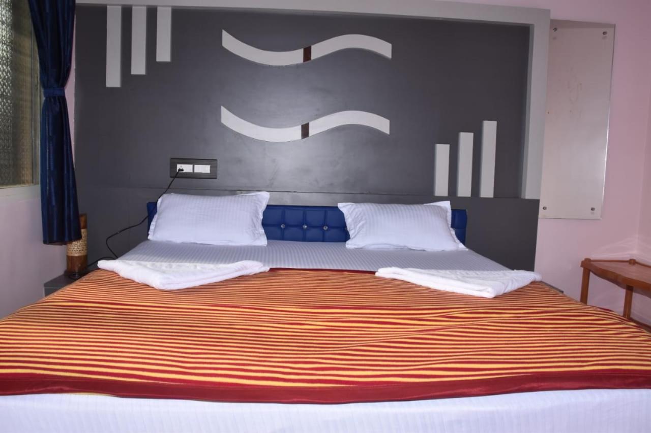 Coconut Homestay Hampi Esterno foto