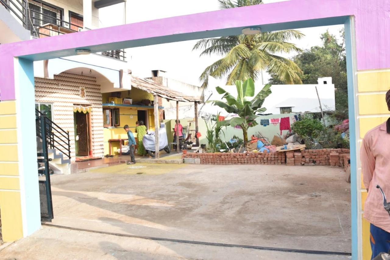 Coconut Homestay Hampi Esterno foto