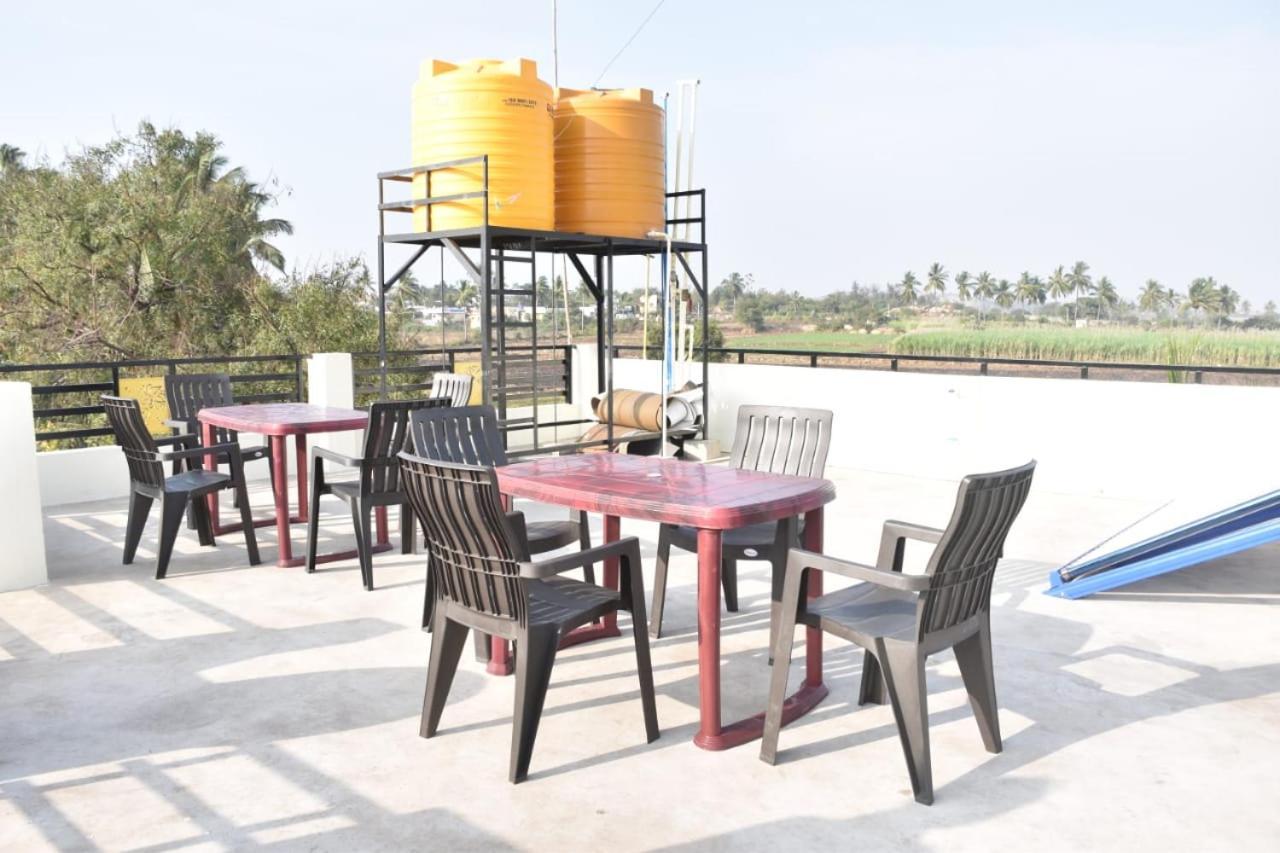 Coconut Homestay Hampi Esterno foto